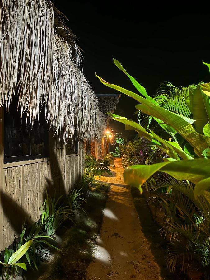 Siargao Tropic Hostel General Luna  Exterior photo
